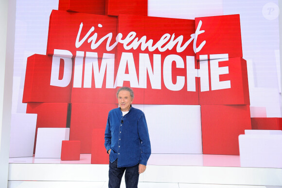 Exclusif - Michel Drucker - Enregistrement de l'émission Vivement Dimanche au Studio Gabriel à Paris ; diffusée le 27 août 2023. © Guillaume Gaffiot / Bestimage