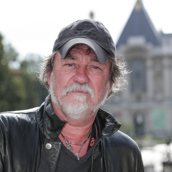 Dans le cadre de la promotion du film "Pour l'honneur", Olivier Marchal avait accordé un entretien à "Télé Poche" le 29 avril 2023
Olivier Marchal - Photocall lors du Festival Séries Mania de Lille. Le 27 août 2021