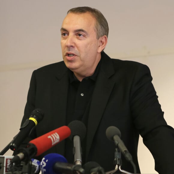 Jean-Marc Morandini fait une déclaration à la presse dans un salon de l'hôtel Radisson à Boulogne-Billancourt, le 19 juillet 2016, dénonçant un complot ...