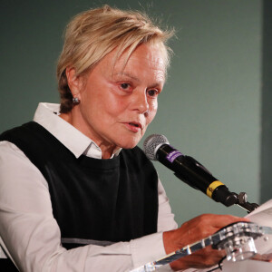 Muriel Robin - Les célébrités rendent un dernier hommage au comédien, dramaturge et metteur en scène français Roger Louret en la salle du Magre à Monclar, France, le 30 janvier 2023. © Patrick Bernard/Bestimage