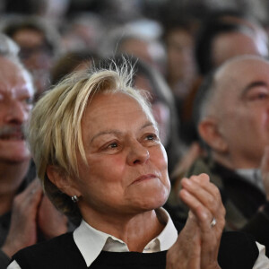 Muriel Robin - Les célébrités rendent un dernier hommage au comédien Roger Louret en la salle du Magre à Monclar le 30 janvier 2023. © Thierry Breton / Panoramic / Bestimage