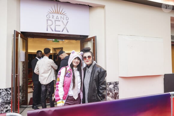 Arrivée de Hoshi et de sa compagne et manageuse Gia Martinelli à l'avant première Netflix One Piece au Grand Rex - Paris le 29/08/2023 - © Jack Tribeca / Bestimage 