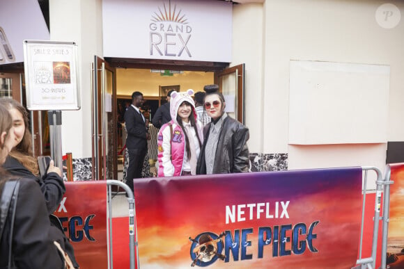 Arrivée de Hoshi et de sa compagne et manageuse Gia Martinelli à l'avant première Netflix One Piece au Grand Rex - Paris le 29/08/2023 - © Jack Tribeca / Bestimage 