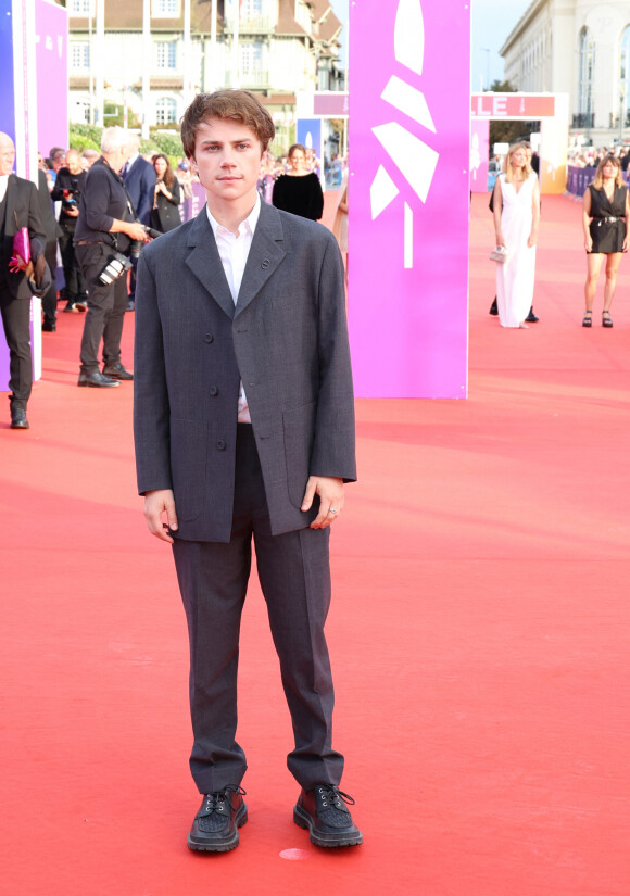 Félix Lefebvre - Les célébrités arrivent à la cérémonie d'ouverture du 49ème Festival du Cinema Americain de Deauville, France, le 1er septembre 2023. © Denis Guignebourg/Bestimage 