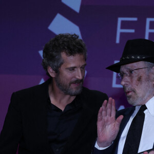 Guillaume Canet et Jerry Schatzberg lors de la cérémonie d'ouverture du 49ème Festival du Cinema Americain de Deauville, France, le 1er septembre 2023. © Denis Guignebourg/Bestimage 