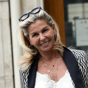 Caroline Margeridon n'a pas sa langue dans sa poche...
Caroline Margeridon - Mariage de Claude Lelouch à la mairie du 18ème à Paris.
