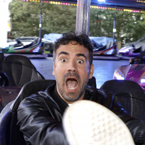 Alex Goude était présent...
Alex Goude lors de l'ouverture de la Fête à Neuneu 2023, la fête foraine du bois de boulogne célèbre ses 40 ans, à Paris, France, le 1er septembre 2023. Du 1er septembre au 15 octobre 2023.. Grâce à la générosité des forains qui ont offert la soirée d'inauguration de la Fête à NeuNeu et à l'investissement de J.L.Reichman, l'association "Innocence En Danger" a récolté la somme de 23 000 €. La fête à NeuNeu est ouverte tous les jours Porte de La Muette jusqu'au 15 octobre. © Cédric Perrin/Bestimage