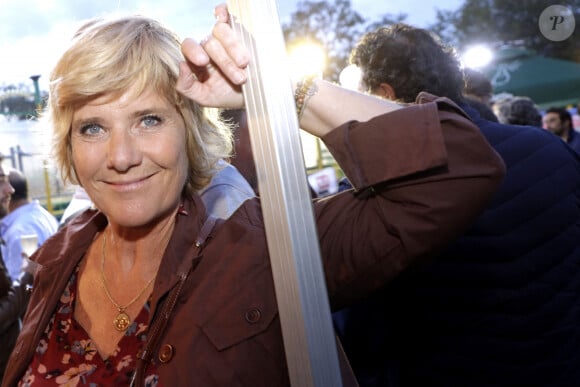 Laurence Peraud lors de l'ouverture de la Fête à Neuneu 2023, la fête foraine du bois de boulogne célèbre ses 40 ans, à Paris, France, le 1er septembre 2023. Du 1er septembre au 15 octobre 2023.. Grâce à la générosité des forains qui ont offert la soirée d'inauguration de la Fête à NeuNeu et à l'investissement de J.L.Reichman, l'association "Innocence En Danger" a récolté la somme de 23 000 €. La fête à NeuNeu est ouverte tous les jours Porte de La Muette jusqu'au 15 octobre. © Cédric Perrin/Bestimage