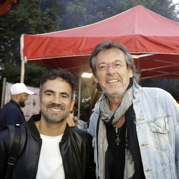 Jean-Luc Reichmann et Alex Goude lors de l'ouverture de la Fête à Neuneu 2023, la fête foraine du bois de boulogne célèbre ses 40 ans, à Paris, France, le 1er septembre 2023. Du 1er septembre au 15 octobre 2023.. Grâce à la générosité des forains qui ont offert la soirée d'inauguration de la Fête à NeuNeu et à l'investissement de J.L.Reichman, l'association "Innocence En Danger" a récolté la somme de 23 000 €. La fête à NeuNeu est ouverte tous les jours Porte de La Muette jusqu'au 15 octobre. © Cédric Perrin/Bestimage