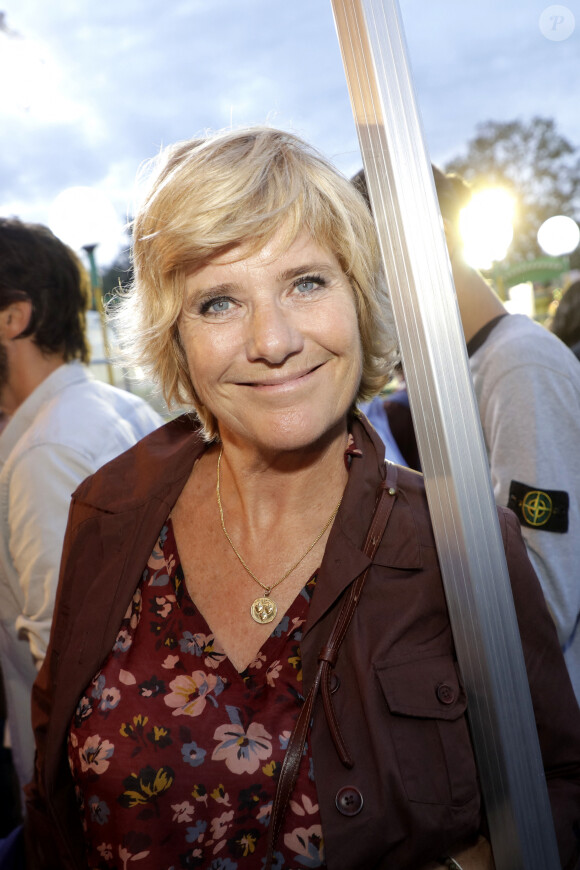 Laurence Peraud lors de l'ouverture de la Fête à Neuneu 2023, la fête foraine du bois de boulogne célèbre ses 40 ans, à Paris, France, le 1er septembre 2023. Du 1er septembre au 15 octobre 2023.. Grâce à la générosité des forains qui ont offert la soirée d'inauguration de la Fête à NeuNeu et à l'investissement de J.L.Reichman, l'association "Innocence En Danger" a récolté la somme de 23 000 €. La fête à NeuNeu est ouverte tous les jours Porte de La Muette jusqu'au 15 octobre. © Cédric Perrin/Bestimage