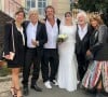 Hugues Aufray, qui vient d'épouser Murielle Mégevand, a été questionné à propos de sa liste d'invités.
Jean-Luc Reichmann a partagé plusieurs photos du mariage de Hugues Aufray avec sa femme Murielle sur Instagram.