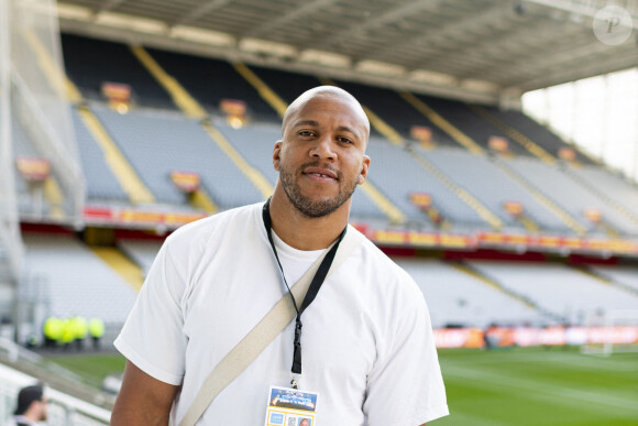 Ciryl Gane a remporté une belle victoire le 2 septembre dernier, mais il a également empoché une sacrée somme
 
Exclusif - Ciryl Gane - 3ème édition de la rencontre de football caritative "Match des héros" entre le "RC Lens Légendes" et "L'équipe Unicef" au stade Bollaert-Delelis à Lens le 6 juin 2023. © Pierre Perusseau / Bestimage