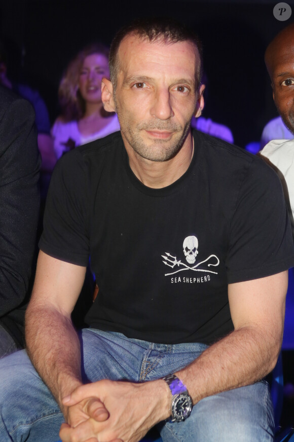 Mathieu Kassovitz assiste au combat de boxe "Tony Yoka - Travis Clarke" au Palais des Sports de la Porte Versailles à Paris. Cette rencontre était le premier combat pro de Tony Yoka. Il a gagné par KO au 2ème round.