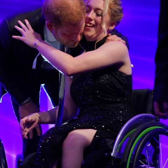 Et aurait été ravie de le voir faire ce gennre d'engagements. 
Prince Harry, duc de Sussex - Discours au gala annuel WellChild Awards 2023, au Hurlingham Club à Londres, 7 septembre 2023.