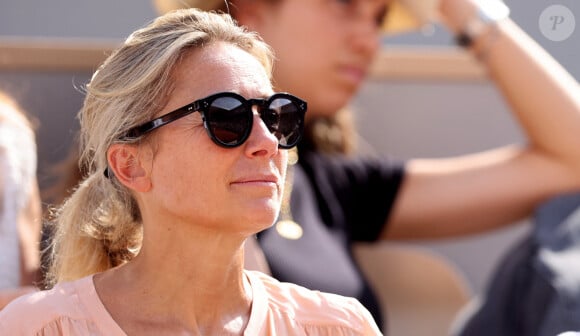 Anne-Sophie Lapix en tribunes lors des Internationaux de France de tennis de Roland Garros 2023, à Paris, France, le 9 juin 2023. © Jacovides-Moreau/Bestimage 