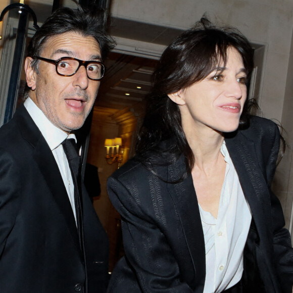 Yvan Attal et sa compagne Charlotte Gainsbourg - 10e édition du "Global Gift Gala" au Four Seasons Hotel George V à Paris. © Christophe Clovis / Bestimage