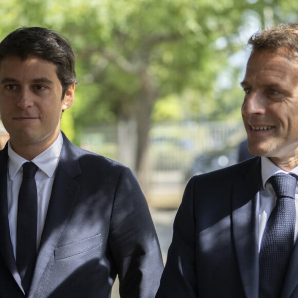 Le Président de la République Emmanuel Macron et le ministre de l'Education nationale Gabriel Attal, au lycée professionnel de l'Argensol à Orange le 1er septembre 2023  © Eliot Blondet/Pool/Bestimage