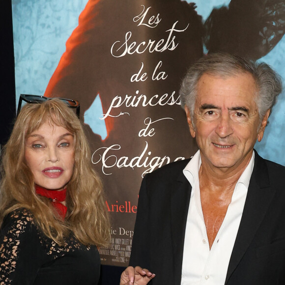 L'un des plus beaux Riads de Marrakech, selon les journaux.
Bernard-Henri Lévy (BHL) et sa femme Arielle Dombasle - Avant-première du film "Les Secrets de la princesse de Cadignan" au Silencio des Prés à Paris le 21 juin 2023. © Coadic Guirec/Bestimage