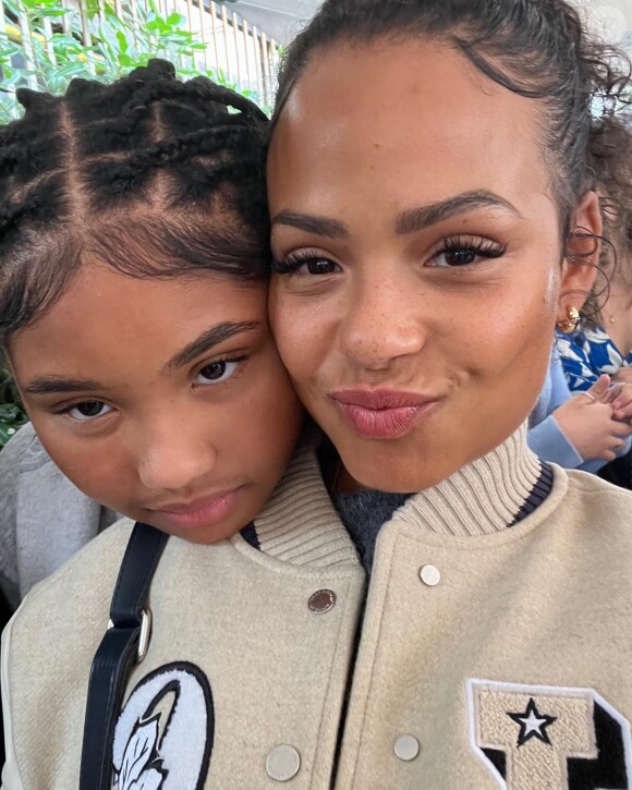 Malheureusement, les quelques heures qui séparent la France des Etats-Unis se sont subitement allongées quand l'aéroport a annoncé du retard.
Christina Milian et sa fille Violet. Instagram. Le 31 août 2023.