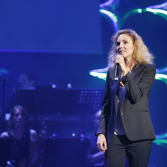 Claire Keim - Concert à l'occasion des 70 ans de l'association "les petits frères des pauvres" à l'Olympia à Paris le 23 mai 2016 © Christophe Aubert via Bestimage