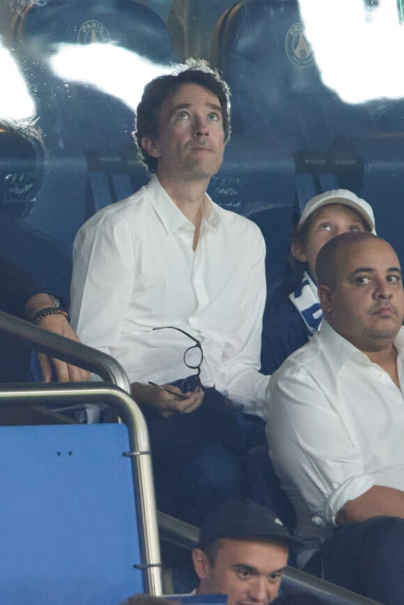 Antoine Arnault en tribunes lors du match de football Ligue 1 Uber Eats opposant le Paris Saint-Germain (PSG) à l'OGC Nice au Parc des Princes à Paris, France, le 15 septembre 2023. Nice a gagné 3-2. © Cyril Moreau/Bestimage 