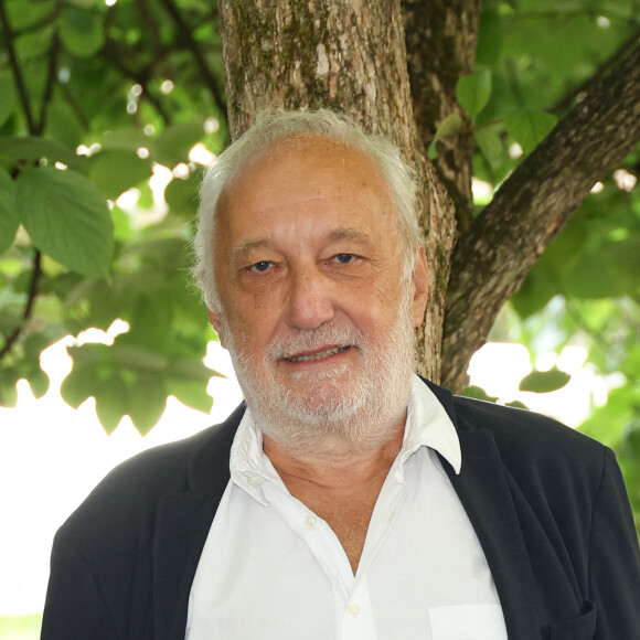 Très peu présent en raison de ses nombreux tournages, François Berléand avait prévu de passer les vacances d'été en famille il y a deux ans, avant qu'on ne lui propose un premier rôle pour un film. 
François Berleand - Photocall du film "Last Dance" lors de la 16ème édition du festival du film francophone (FFA) de Angoulême, le 26 août 2023.