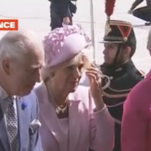 Arrivée de Charles III et Camilla en France : leur avion a atterri à Orly, ils ont été accueillis par Elisabeth Borne et sont ensuite montés dans la fameuse Bentley