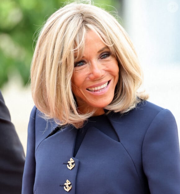 Brigitte Macron a accueilli Camilla Parker Bowles en cette journée historique
Brigitte Macron - Sortie - Le roi d'Angleterre et la reine consort reçus au palais de l'Elysée à Paris par E.Macron et sa femme, à l'occasion de leur visite officielle de 3 jours en France. Le 20 septembre 2023 © Jacovides-Moreau / Bestimage 