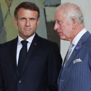 Le roi Charles III d'Angleterre et Emmanuel Macron - Sortie - Le roi d'Angleterre et la reine consort reçus au palais de l'Elysée à Paris par E.Macron et sa femme, à l'occasion de leur visite officielle de 3 jours en France. Le 20 septembre 2023 © Jacovides-Moreau / Bestimage 