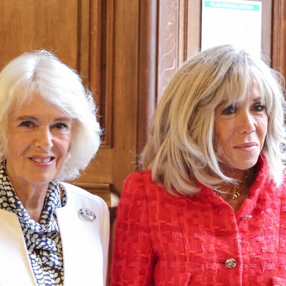 Brigitte Macron et Camilla Parker Bowles, reine consort d'Angleterre, arrivent à la BNF pour le lancement d'un prix littéraire franco-britannique le 21 septembre 2023. 