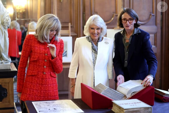 Brigitte Macron et Camilla Parker Bowles, reine consort d'Angleterre, arrivent à la BNF pour le lancement d'un prix littéraire franco-britannique le 21 septembre 2023. 