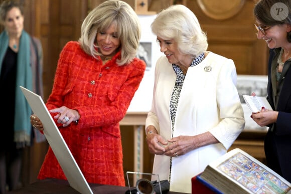 Brigitte Macron et Camilla Parker Bowles, reine consort d'Angleterre, arrivent à la BNF pour le lancement d'un prix littéraire franco-britannique le 21 septembre 2023. 