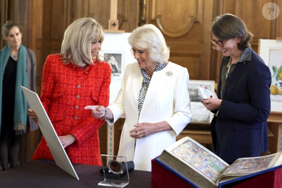 Brigitte Macron et Camilla Parker Bowles, reine consort d'Angleterre, arrivent à la BNF pour le lancement d'un prix littéraire franco-britannique le 21 septembre 2023. 