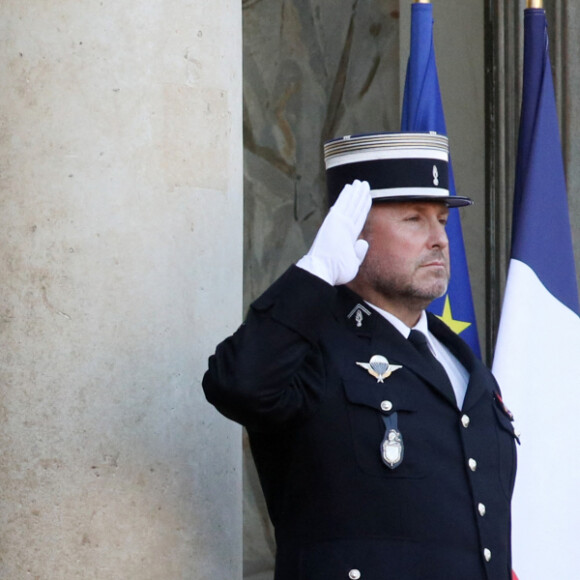 le président Emmanuel Macron et sa femme Brigitte Macron - Le président de la République et sa femme ont reçu le roi et la reine consort au palais de l'Elysée à Paris le 21 septembre 2023. © Stéphane Lemouton / Bestimage 