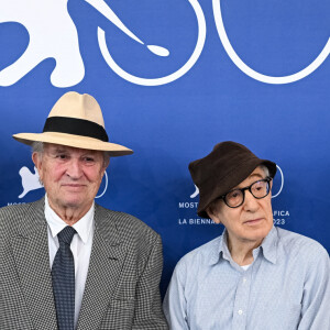 Valerie Lemercier, Vittorio Storaro, Woody Allen, Lou de Laâge lors de la 80e édition de la Mostra de Venise pour "Coup de Chance" le 4 septembre 2023