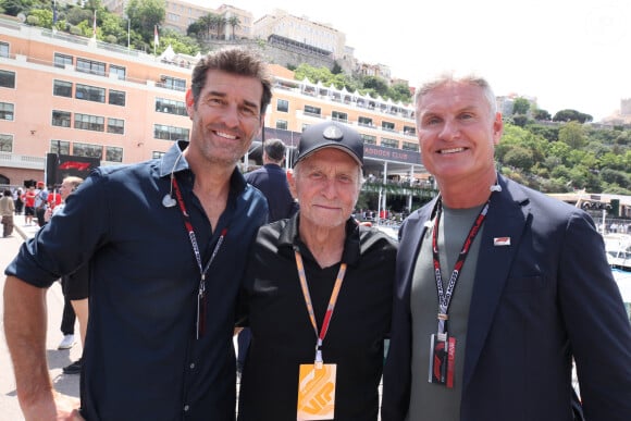 Mark Webber, Michael Douglas et David Coulthard au Grand Prix de Formule 1 (F1) de Monaco, le 28 mai 2023.