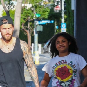 Exclusif - Christina Milian fait du shopping avec sa fille Violet et son mari Matt Pokora (M. Pokora) à Los Angeles le 6 avril 2022.