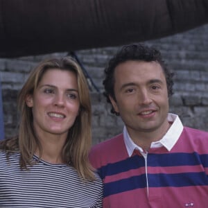 Archives - En France, Olivier Chiabodo, Nathalie Simon lors de la présentation de l'équipe d'animation de l'émission Intervilles 96 le 29 mai 1996.