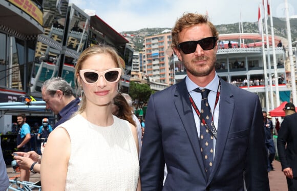 En effet, elle ne pouvait plus faire ce métier après son mariage avec Pierre Casiraghi.
Pierre Casiraghi et sa femme Beatrice Borromeo - La famille princière de Monaco lors du 80ème Grand Prix de Monaco de Formule 1 à Monaco le 28 mai 2023. © Claudia Albuquerque/Bestimage 