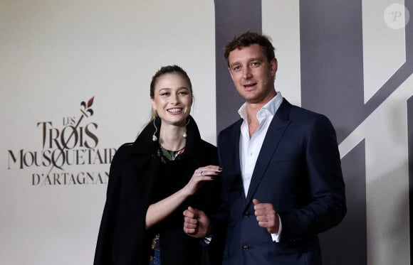 Exclusif - Beatrice Borromeo et Pierre Casiraghi - Photocall de l'avant-première du film "Les Trois Mousquetaires : D'Artagnan" aux Invalides à Paris le 21 mars 2023. © Jacovides / Moreau / Guirec / Bestimage