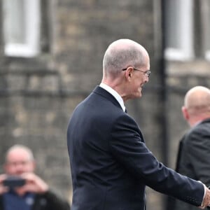 Kate Middleton ne s'est pas laissé déstabiliser par ce petit pépin de look 
Catherine (Kate) Middleton, princesse de Galles, arrive pour visiter l'usine textile familiale "AW Hainsworth" à Leeds, Royaume Uni, le 26 septembre 2023. 