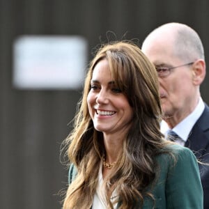 Catherine (Kate) Middleton, princesse de Galles, arrive pour visiter l'usine textile familiale "AW Hainsworth" à Leeds, Royaume Uni, le 26 septembre 2023. 