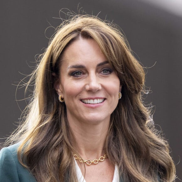 Catherine (Kate) Middleton, princesse de Galles, arrive pour visiter l'usine textile familiale "AW Hainsworth" à Leeds, Royaume Uni, le 26 septembre 2023. 