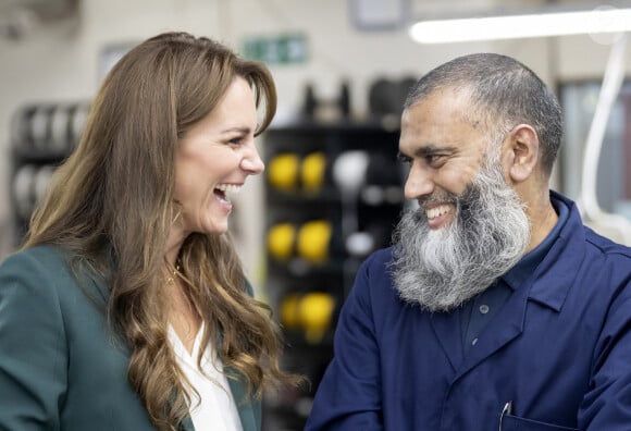 Catherine (Kate) Middleton, princesse de Galles, visite l'usine textile familiale "AW Hainsworth" à Leeds, le 26 septembre 2023. La société patrimoniale fabrique des tissus en laine britanniques, des textiles techniques de haute performance et des tissus. En 1958, l'arrière-arrière-grand-père de la princesse vendit William Lupton & Co à AW Hainsworth. 