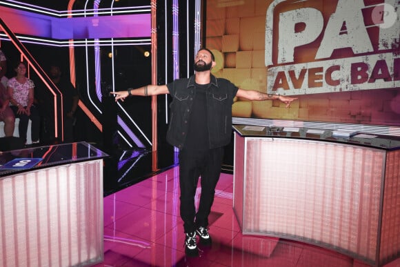 Exclusif - Cyril Hanouna - Sur le plateau de l'émission TPMP (Touche Pas à Mon Poste) présentée en direct par C.Hanouna et diffusée sur C8 - Paris le 26/09/2023 - © Jack Tribeca / Bestimage 