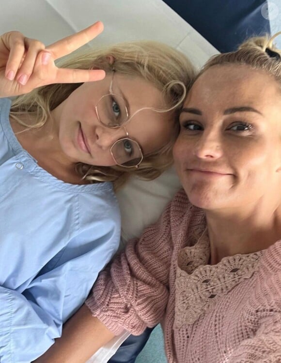 Ce mercredi 27 septembre 2023, Elodie Gossuin s'est emparée de ses réseaux pour partager sa grosse frayeur quant à l'une de ses filles qui a été hospitalisée.