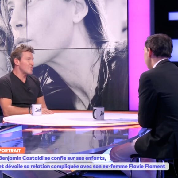 Benjamin Castaldi et Jordan De Luxe sur le plateau de Chez Jordan sur C8.