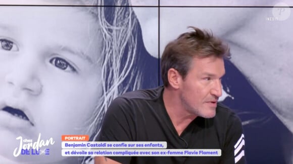 Benjamin Castaldi sur le plateau de Chez Jordan sur C8.