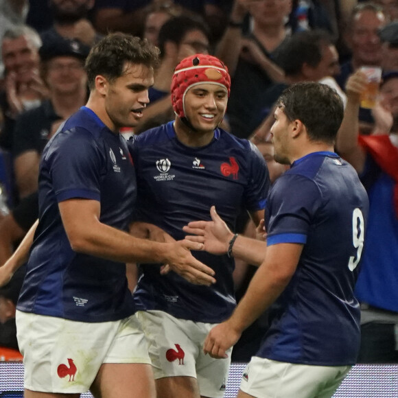 Joie - Damian Penaud (France) - Antoine Dupont (France) - Damian Penaud (France) - Coupe du Monde de Rugby France 2023 du match de Poule A entre la France et la Namibie (96-0) au stade Velodrome à Marseille le 21 septembre 2023. 