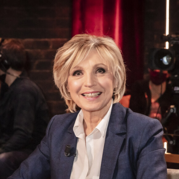 Exclusif - Evelyne Dhéliat - Sur le plateau de l'émission On Est En Direct (OEED) présentée par L.Ruquier à Paris le 25 février 2022. L'émission sera diffusée le samedi 26 février 2022- © Jack Tribeca / Bestimage 